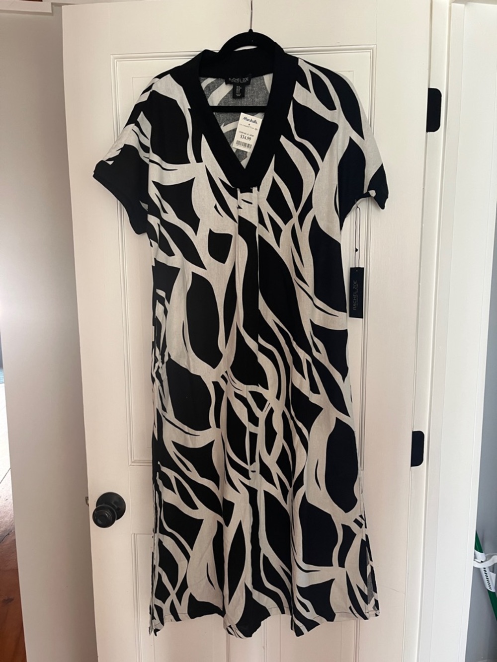 Nine West Black & White Abstract V-Neck Midi Dress